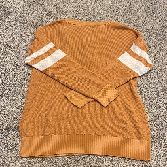 American Eagle Sweater - Picture 6 of 6